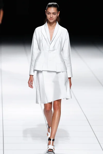 Look 11